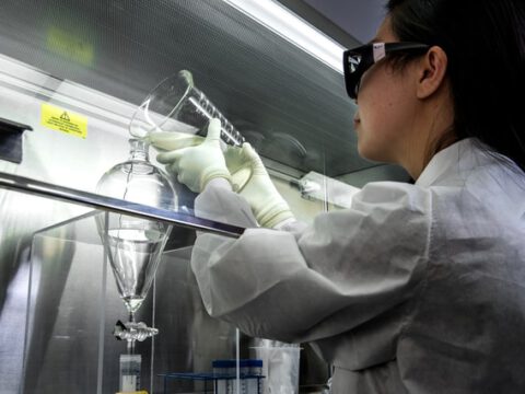 Allgegenwärtige Kunststoffe biologisch abbaubar machen