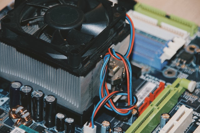 Man vs. Machine: Wie KI unsere Kommunikation verändert