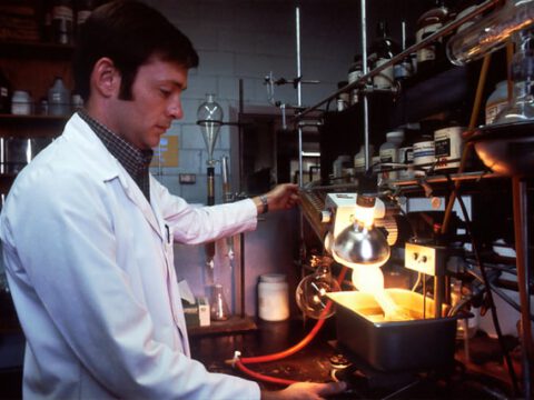 Allgegenwärtige Kunststoffe biologisch abbaubar machen Allgegenwärtige Kunststoffe biologisch abbaubar machen