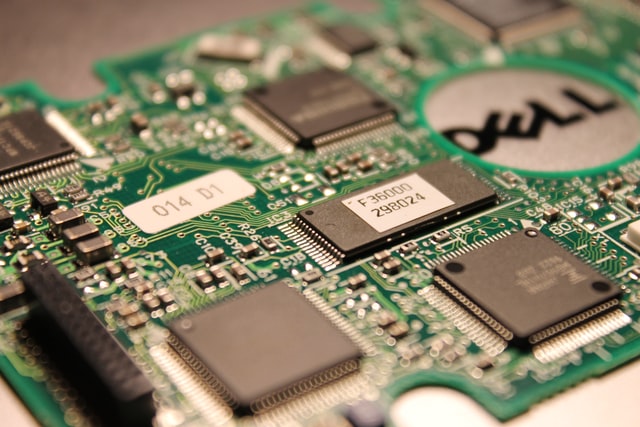 Man vs. Machine: Wie KI unsere Kommunikation verändert