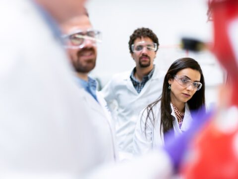 Selbstheilender Kunststoff wird biologisch abbaubar